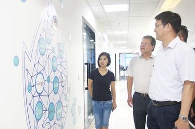 江西理工大學(xué)軟件學(xué)院曾副院長一行蒞臨廈門觸控未來